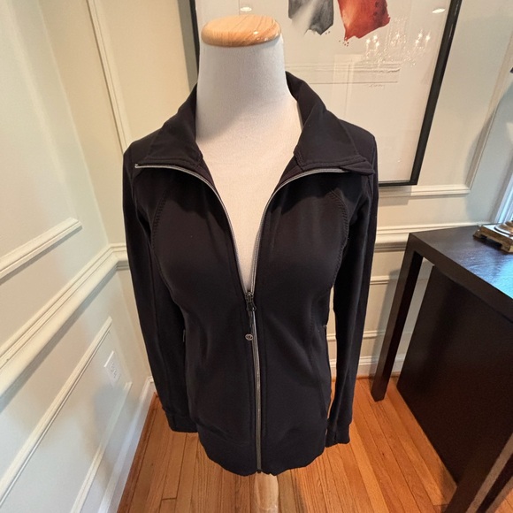 Lululemon Jacket 🖤 - Picture 5 of 7